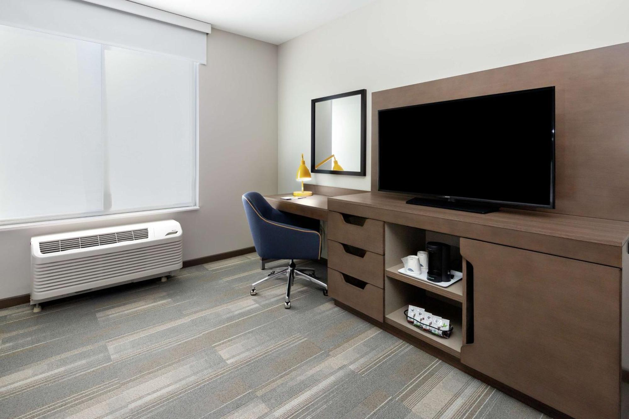 Hampton Inn & Suites San Diego Airport Liberty Station Экстерьер фото