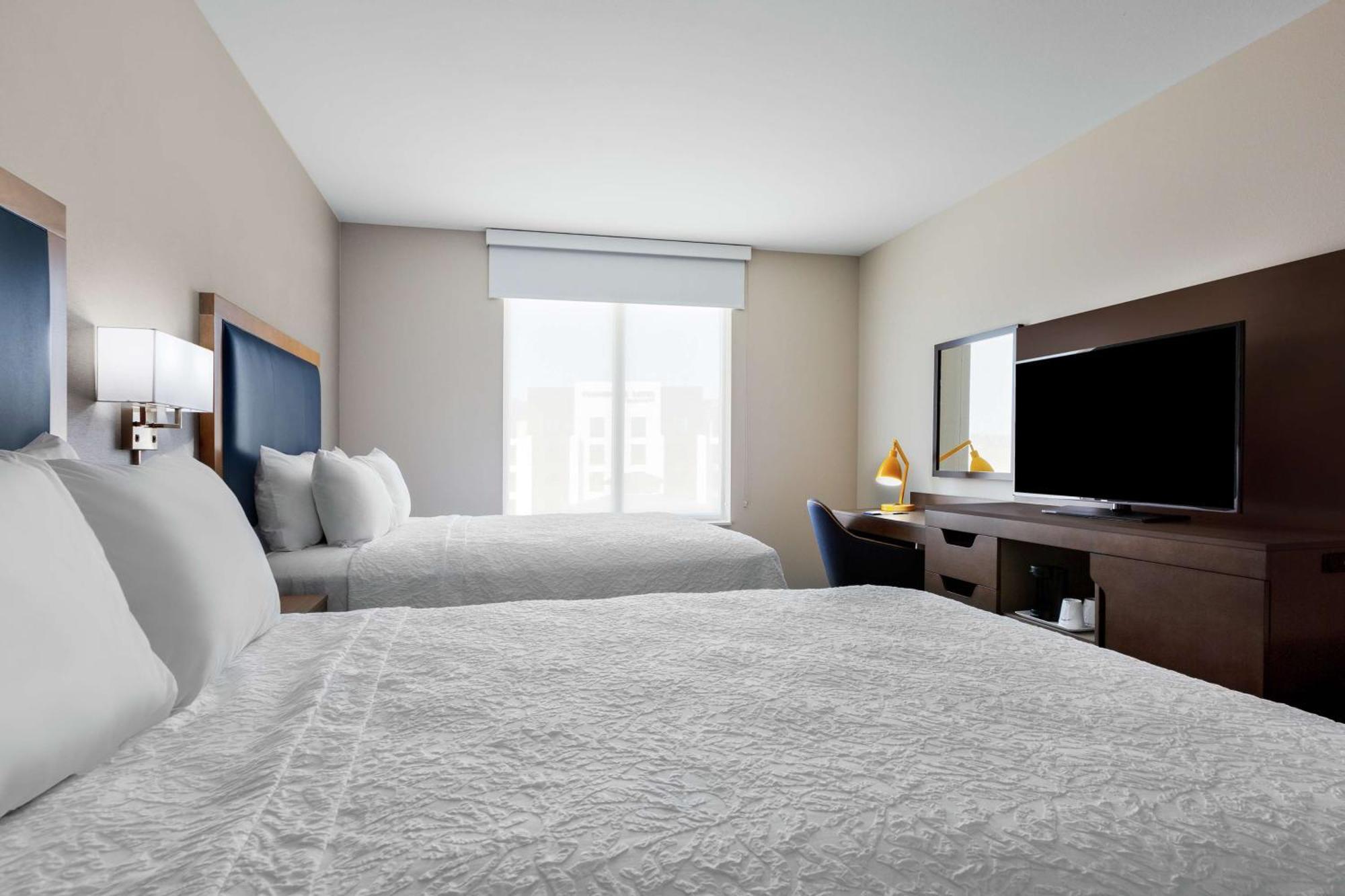 Hampton Inn & Suites San Diego Airport Liberty Station Экстерьер фото