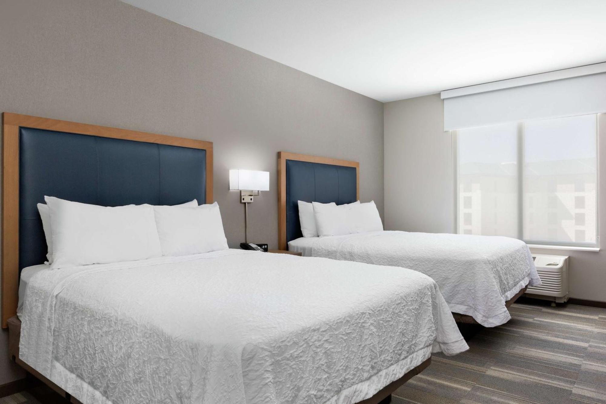 Hampton Inn & Suites San Diego Airport Liberty Station Экстерьер фото
