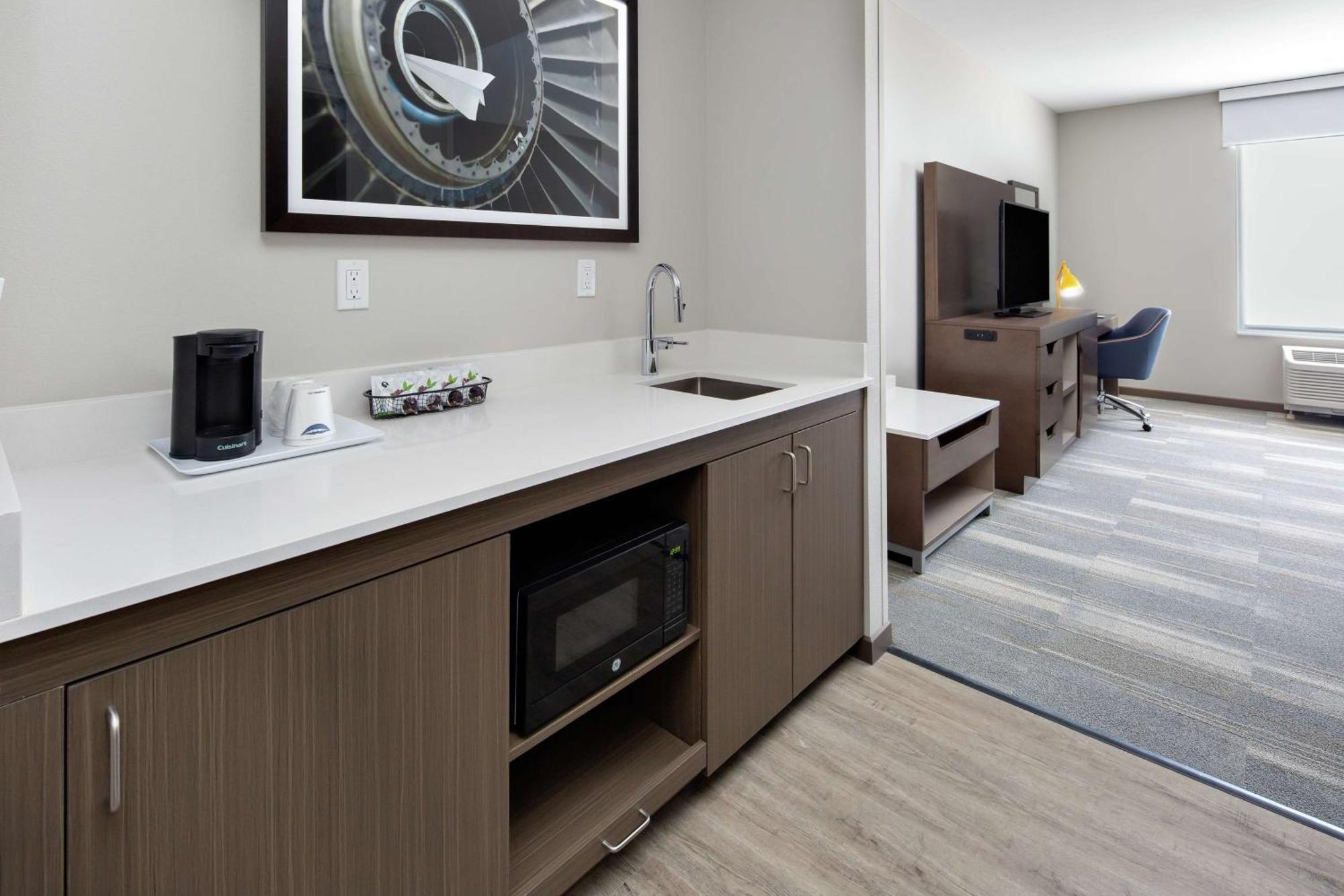 Hampton Inn & Suites San Diego Airport Liberty Station Экстерьер фото