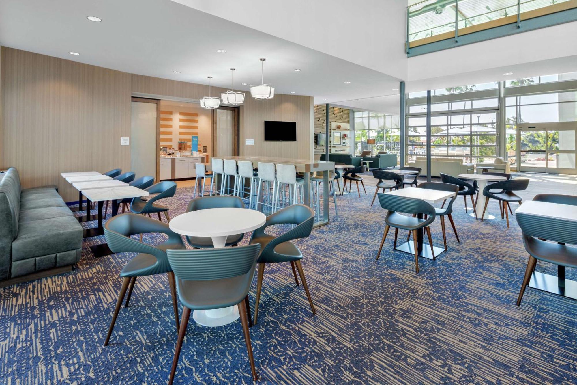 Hampton Inn & Suites San Diego Airport Liberty Station Экстерьер фото